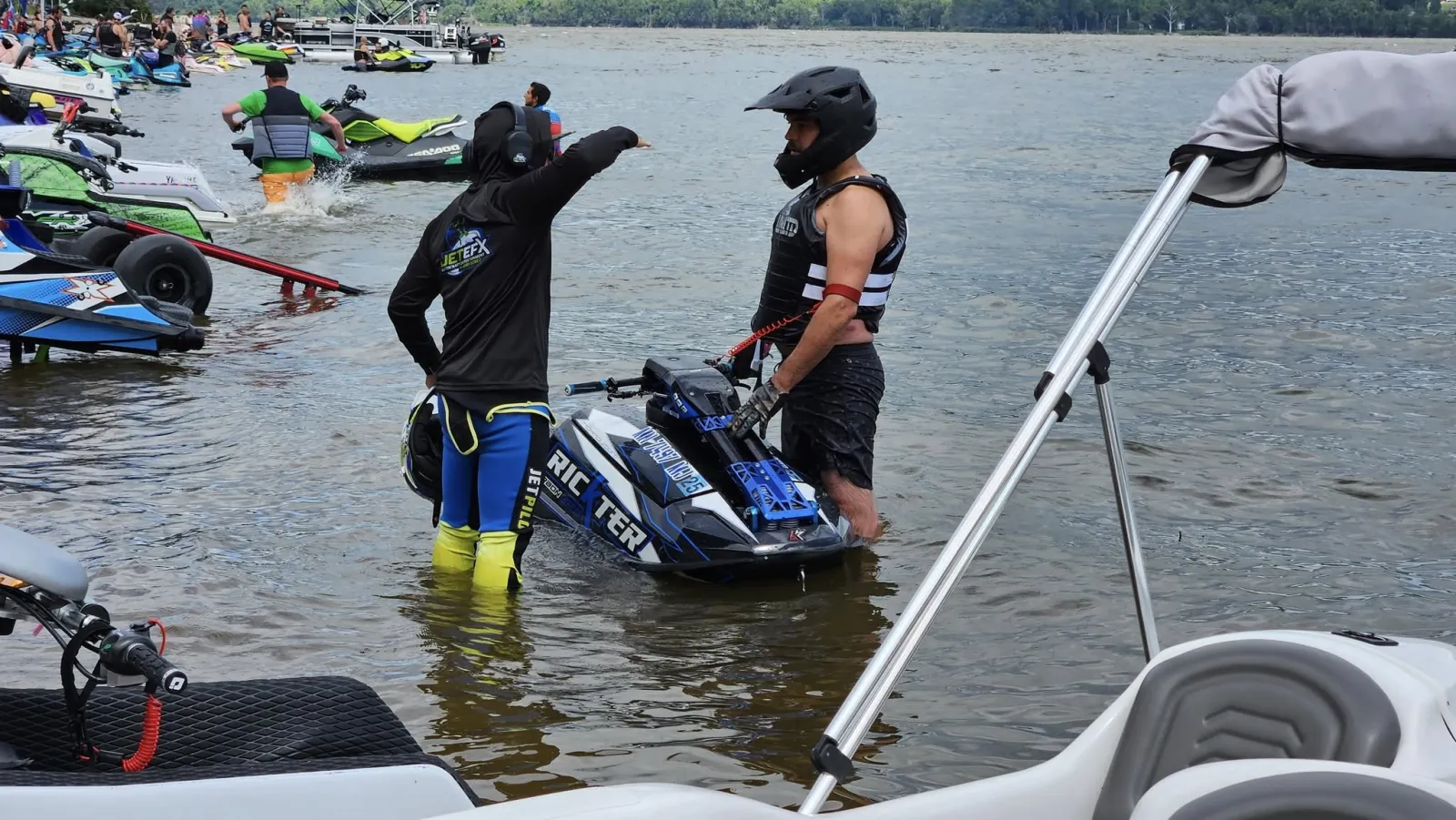 Rickter freestyle ski on the water